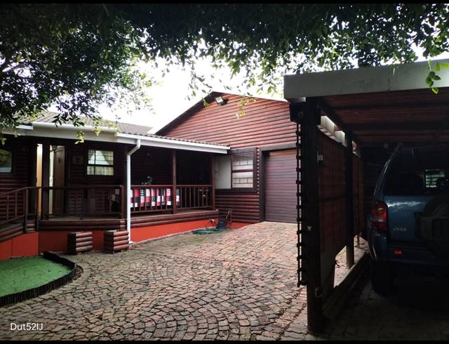 3 BEDROOM HOUSE FOR SALE IN FRAAIUITSIG